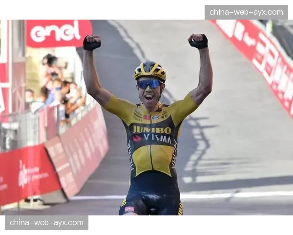 E3经典赛：范阿尔特终点前冲刺获胜，赢得赛季首场世巡赛胜利